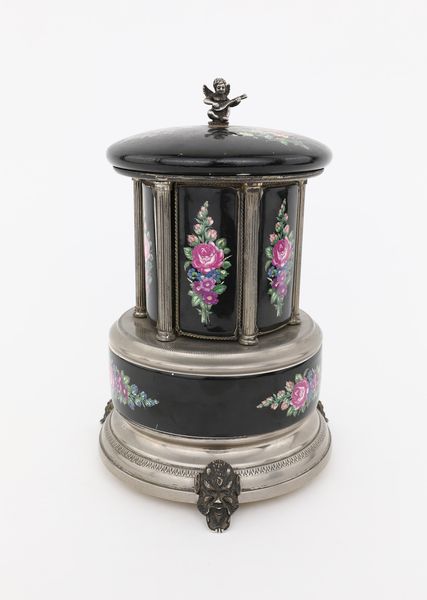 Reuge, Patent Simo Florence - Portasigarette con carillon in porcellana e metallo argentato  - Asta  Asta a Tempo - Penne da Collezione e Accessori da Scrivania - Associazione Nazionale - Case d'Asta italiane