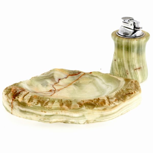 Accendino da tavolo in metallo cromato ed onice e posacenere in onice  - Asta  Asta a Tempo - Penne da Collezione e Accessori da Scrivania - Associazione Nazionale - Case d'Asta italiane