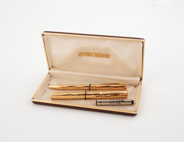 Waterman - Penna stilografica e Penna a sfera in metallo placcato in oro giallo  - Asta  Asta a Tempo - Penne da Collezione e Accessori da Scrivania - Associazione Nazionale - Case d'Asta italiane