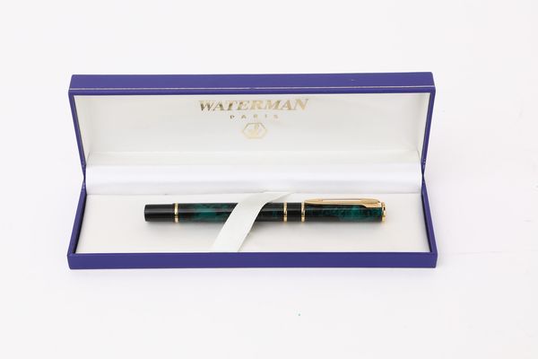 Waterman - Penna stilografica in metallo smaltato verde  - Asta  Asta a Tempo - Penne da Collezione e Accessori da Scrivania - Associazione Nazionale - Case d'Asta italiane