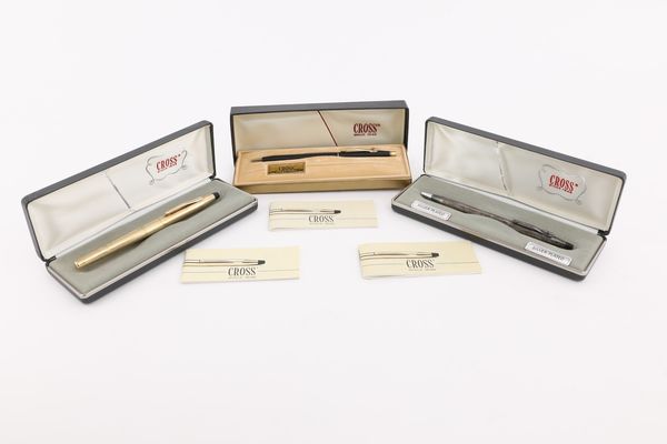 Cross - Una penna stilografica e due penne a sfera  - Asta  Asta a Tempo - Penne da Collezione e Accessori da Scrivania - Associazione Nazionale - Case d'Asta italiane