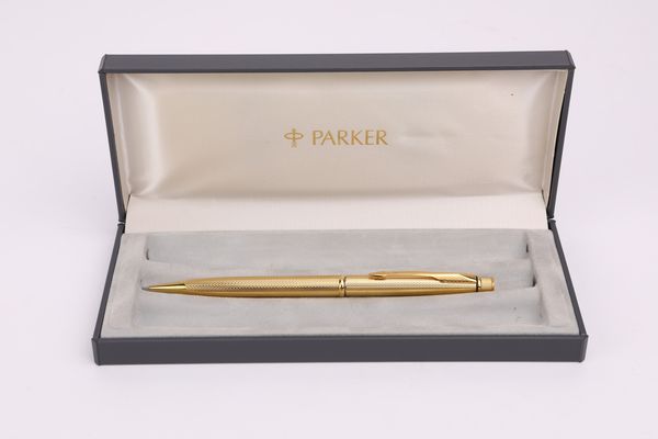 Parker Sonnet III A - Portamine in metallo dorato  - Asta  Asta a Tempo - Penne da Collezione e Accessori da Scrivania - Associazione Nazionale - Case d'Asta italiane