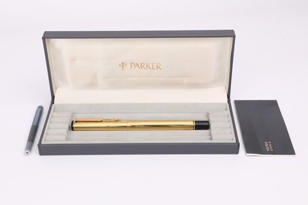 Parker Insignia - Penna stilografica in metallo dorato  - Asta  Asta a Tempo - Penne da Collezione e Accessori da Scrivania - Associazione Nazionale - Case d'Asta italiane