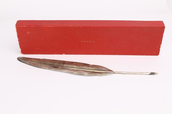 SERRA - Penna a sfera, piuma in metallo argentato  - Asta  Asta a Tempo - Penne da Collezione e Accessori da Scrivania - Associazione Nazionale - Case d'Asta italiane