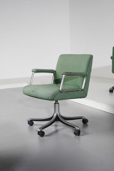 BORSANI OSVALDO (1911 - 1985) : Quattro sedie d'ufficio P125  per Tecno  - Asta Asta 397 | DESIGN E ARTI DECORATIVE DEL NOVECENTO Online - Associazione Nazionale - Case d'Asta italiane