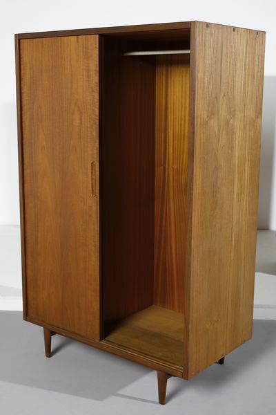 CLAUSEN JORGEN : Coppia di armadi per Brande  - Asta Asta 397 | DESIGN E ARTI DECORATIVE DEL NOVECENTO Online - Associazione Nazionale - Case d'Asta italiane