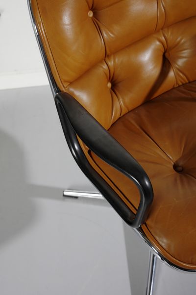 POLLOCK CHARLES (1930 - 2013) : Sei poltroncine girevoli Kiga per Knoll  - Asta Asta 397 | DESIGN E ARTI DECORATIVE DEL NOVECENTO Online - Associazione Nazionale - Case d'Asta italiane