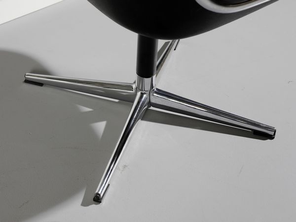 POLLOCK CHARLES (1930 - 2013) : Sei poltroncine girevoli Kiga per Knoll  - Asta Asta 397 | DESIGN E ARTI DECORATIVE DEL NOVECENTO Online - Associazione Nazionale - Case d'Asta italiane