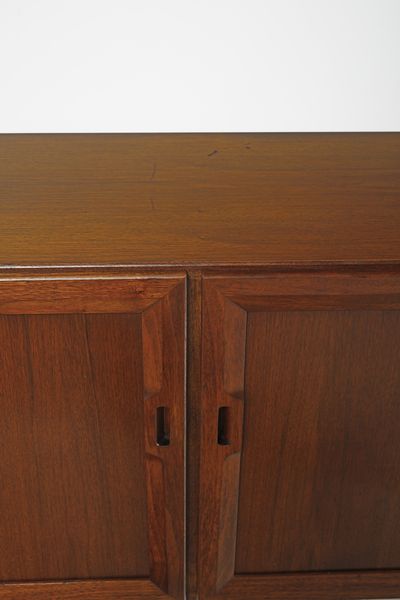 ALBINI FRANCO (1905 - 1977) : Credenza MB15 per Poggi  - Asta Asta 397 | DESIGN E ARTI DECORATIVE DEL NOVECENTO Online - Associazione Nazionale - Case d'Asta italiane