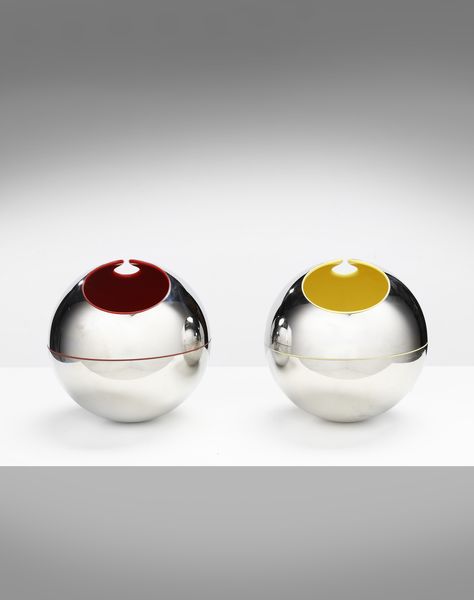 POMODORO  GIO' (1930 - 2002) : Coppia di vasi Guscio n. 1 per Alessi  - Asta Asta 397 | DESIGN E ARTI DECORATIVE DEL NOVECENTO Online - Associazione Nazionale - Case d'Asta italiane