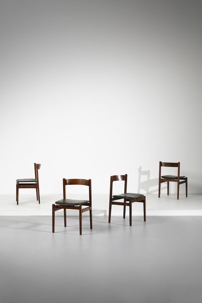 FRATTINI GIANFRANCO (1926 - 2004) : Quattro sedie 101 per Figli di Amedeo Cassina  - Asta Asta 397 | DESIGN E ARTI DECORATIVE DEL NOVECENTO Online - Associazione Nazionale - Case d'Asta italiane