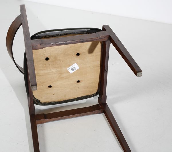 FRATTINI GIANFRANCO (1926 - 2004) : Quattro sedie 101 per Figli di Amedeo Cassina  - Asta Asta 397 | DESIGN E ARTI DECORATIVE DEL NOVECENTO Online - Associazione Nazionale - Case d'Asta italiane