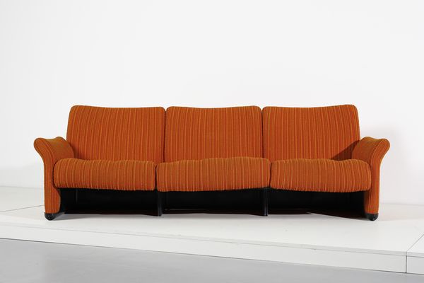 MAGISTRETTI VICO (1920 - 2006) : Divano Caledonia per C&B  - Asta Asta 397 | DESIGN E ARTI DECORATIVE DEL NOVECENTO Online - Associazione Nazionale - Case d'Asta italiane