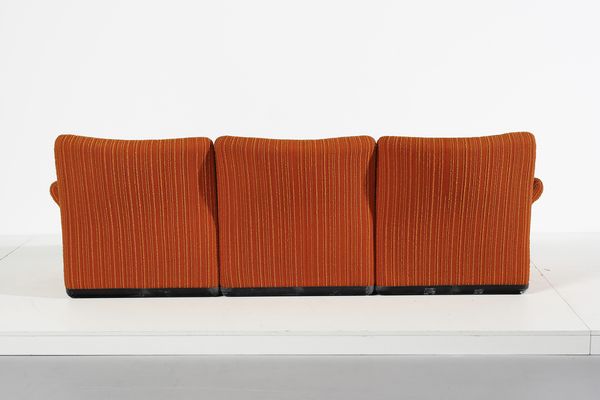 MAGISTRETTI VICO (1920 - 2006) : Divano Caledonia per C&B  - Asta Asta 397 | DESIGN E ARTI DECORATIVE DEL NOVECENTO Online - Associazione Nazionale - Case d'Asta italiane