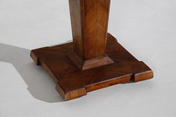 GIOVANNI GUERRINI  (1887 - 1972) : Leggio Art Dec�, esecuzione Ebanisteria Casalini, Faenza  - Asta Asta 397 | DESIGN E ARTI DECORATIVE DEL NOVECENTO Online - Associazione Nazionale - Case d'Asta italiane