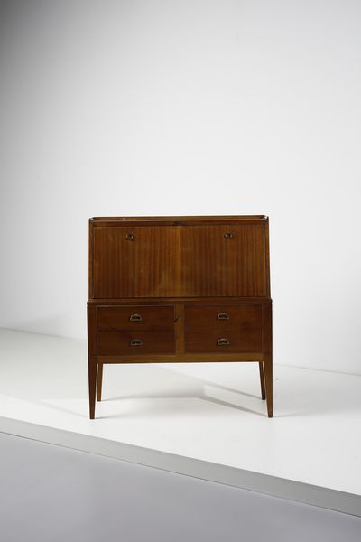 BORSANI OSVALDO (1911 - 1985) : nello stile di. Mobiletto da soggiorno  - Asta Asta 397 | DESIGN E ARTI DECORATIVE DEL NOVECENTO Online - Associazione Nazionale - Case d'Asta italiane