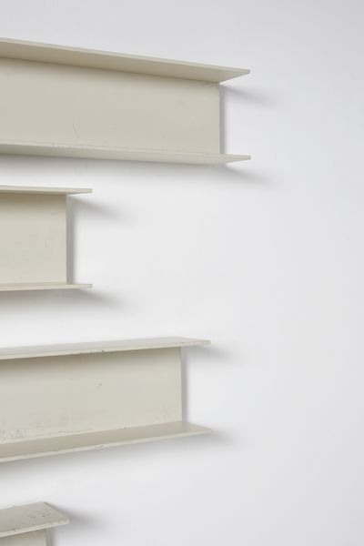 WIRZ WALTER (n. 1947) : Sei  mensole  - Asta Asta 397 | DESIGN E ARTI DECORATIVE DEL NOVECENTO Online - Associazione Nazionale - Case d'Asta italiane