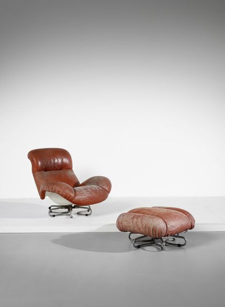 GECCHELIN BRUNO (n. 1939) : Poltrona con poggiapiedi Bruge per Brusnelli  - Asta Asta 397 | DESIGN E ARTI DECORATIVE DEL NOVECENTO Online - Associazione Nazionale - Case d'Asta italiane
