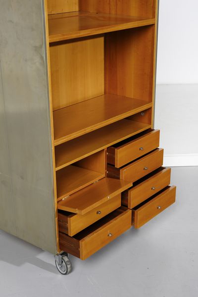 AULENTI GAE (1927 - 2012) : Mobile da ufficio Totem per Tecno  - Asta Asta 397 | DESIGN E ARTI DECORATIVE DEL NOVECENTO Online - Associazione Nazionale - Case d'Asta italiane