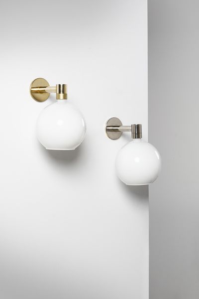 FRANCO ALBINI, FRANCA HELG, ANTONIO PIVA : Coppia di lampade da parete AM/AS  - Asta Asta 397 | DESIGN E ARTI DECORATIVE DEL NOVECENTO Online - Associazione Nazionale - Case d'Asta italiane