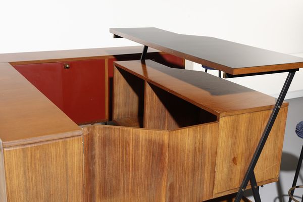 LA PERMANENTE MOBILI CANTU� : attribuito. Mobile bar con tre sgabelli  - Asta Asta 397 | DESIGN E ARTI DECORATIVE DEL NOVECENTO Online - Associazione Nazionale - Case d'Asta italiane