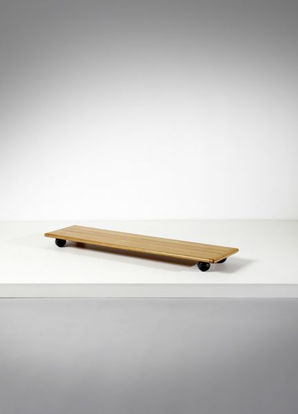 BELLINI MARIO (n. 1935) : Tavolino da salotto Pianura per Cassina  - Asta Asta 397 | DESIGN E ARTI DECORATIVE DEL NOVECENTO Online - Associazione Nazionale - Case d'Asta italiane