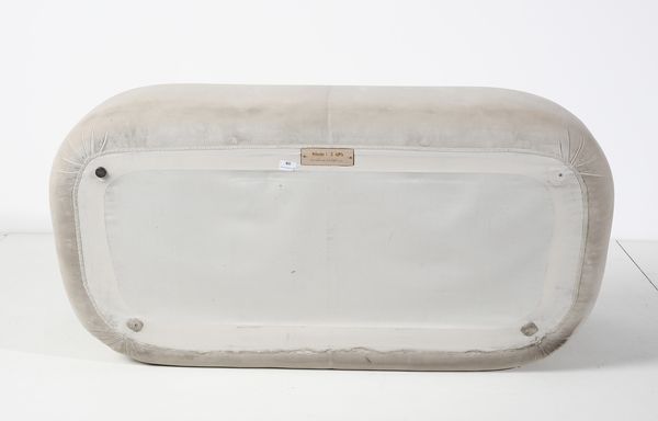 CELESTINO CRISTINA (n. 1980) : Divano Visiera per Design Attico  - Asta Asta 397 | DESIGN E ARTI DECORATIVE DEL NOVECENTO Online - Associazione Nazionale - Case d'Asta italiane