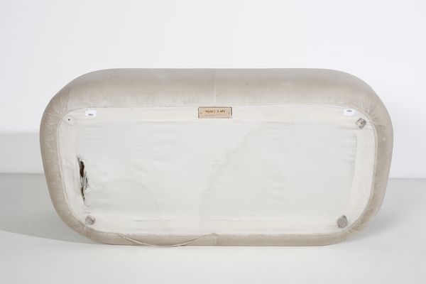 CELESTINO CRISTINA (n. 1980) : Divano Visiera per Design Attico  - Asta Asta 397 | DESIGN E ARTI DECORATIVE DEL NOVECENTO Online - Associazione Nazionale - Case d'Asta italiane