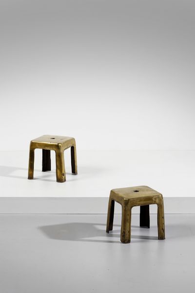 LOCATELLI MASSIMILIANO (n. 1967) : Coppia di sgabelli CAI-GHE  - Asta Asta 397 | DESIGN E ARTI DECORATIVE DEL NOVECENTO Online - Associazione Nazionale - Case d'Asta italiane