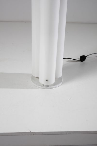 MAGISTRETTI VICO (1920 - 2006) : Lampada da terra Chimera per Artemide  - Asta Asta 397 | DESIGN E ARTI DECORATIVE DEL NOVECENTO Online - Associazione Nazionale - Case d'Asta italiane