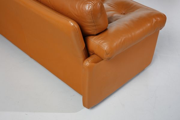 SCARPA AFRA (1937 -2011) & TOBIA (n. 1935) : Due divani Coronado per C&B  - Asta Asta 397 | DESIGN E ARTI DECORATIVE DEL NOVECENTO Online - Associazione Nazionale - Case d'Asta italiane