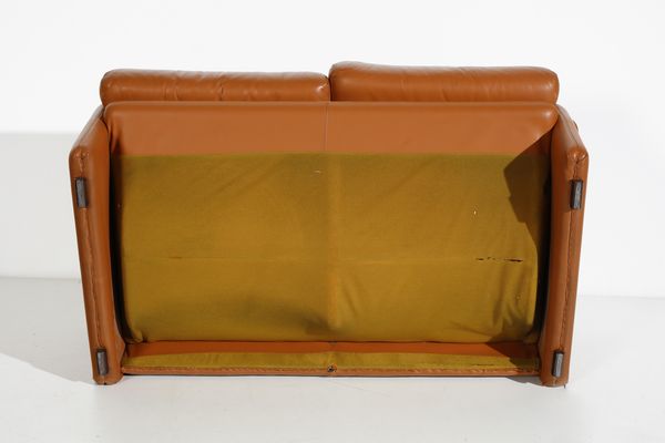 SCARPA AFRA (1937 -2011) & TOBIA (n. 1935) : Due divani Coronado per C&B  - Asta Asta 397 | DESIGN E ARTI DECORATIVE DEL NOVECENTO Online - Associazione Nazionale - Case d'Asta italiane