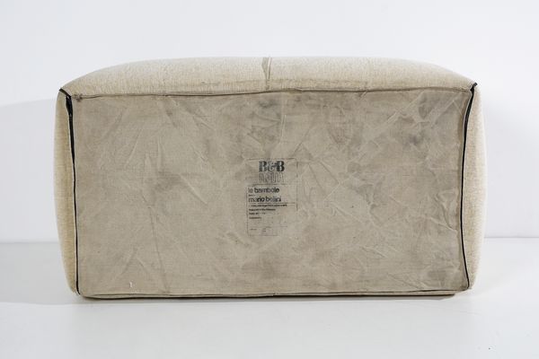 BELLINI MARIO (n. 1935) : Divano Le Bambole per B&B  - Asta Asta 397 | DESIGN E ARTI DECORATIVE DEL NOVECENTO Online - Associazione Nazionale - Case d'Asta italiane