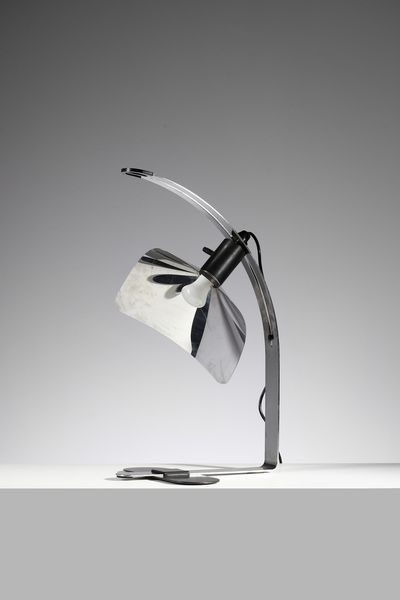 GRIGNANI GIOVANNI : Lampada da tavolo Corolla per Luci Milano  - Asta Asta 397 | DESIGN E ARTI DECORATIVE DEL NOVECENTO Online - Associazione Nazionale - Case d'Asta italiane