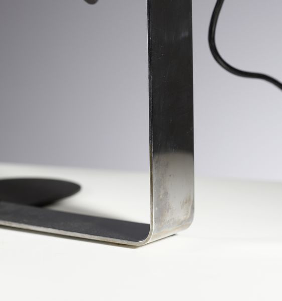 GRIGNANI GIOVANNI : Lampada da tavolo Corolla per Luci Milano  - Asta Asta 397 | DESIGN E ARTI DECORATIVE DEL NOVECENTO Online - Associazione Nazionale - Case d'Asta italiane