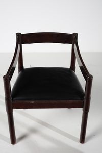 MAGISTRETTI VICO (1920 - 2006) : Quattro sedie Carimate per Cassina  - Asta Asta 397 | DESIGN E ARTI DECORATIVE DEL NOVECENTO Online - Associazione Nazionale - Case d'Asta italiane