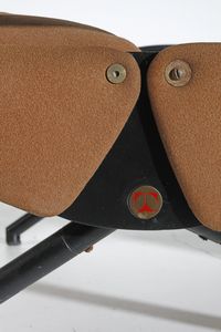 BORSANI OSVALDO (1911 - 1985) : Poltrona per Tecno  - Asta Asta 397 | DESIGN E ARTI DECORATIVE DEL NOVECENTO Online - Associazione Nazionale - Case d'Asta italiane