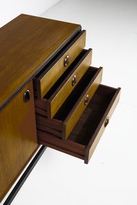 FRATTINI GIANFRANCO (1926 - 2004) : Credenza per Cantieri Carugati  - Asta Asta 397 | DESIGN E ARTI DECORATIVE DEL NOVECENTO Online - Associazione Nazionale - Case d'Asta italiane