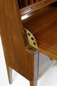 BORSANI OSVALDO (1911 - 1985) : nello stile di. Mobiletto da soggiorno  - Asta Asta 397 | DESIGN E ARTI DECORATIVE DEL NOVECENTO Online - Associazione Nazionale - Case d'Asta italiane