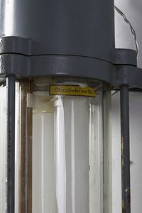 MANIFATTURA TEDESCA : Coppia di lampade da parete  - Asta Asta 397 | DESIGN E ARTI DECORATIVE DEL NOVECENTO Online - Associazione Nazionale - Case d'Asta italiane