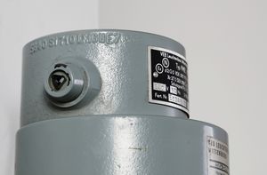 MANIFATTURA TEDESCA : Coppia di lampade da parete  - Asta Asta 397 | DESIGN E ARTI DECORATIVE DEL NOVECENTO Online - Associazione Nazionale - Case d'Asta italiane