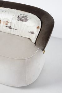 CELESTINO CRISTINA (n. 1980) : Divano Visiera per Design Attico  - Asta Asta 397 | DESIGN E ARTI DECORATIVE DEL NOVECENTO Online - Associazione Nazionale - Case d'Asta italiane