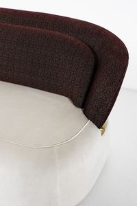CELESTINO CRISTINA (n. 1980) : Divano Visiera per Design Attico  - Asta Asta 397 | DESIGN E ARTI DECORATIVE DEL NOVECENTO Online - Associazione Nazionale - Case d'Asta italiane