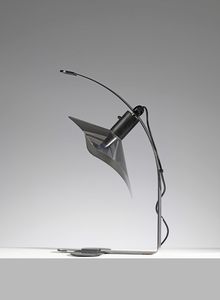 GRIGNANI GIOVANNI : Lampada da tavolo Corolla per Luci Milano  - Asta Asta 397 | DESIGN E ARTI DECORATIVE DEL NOVECENTO Online - Associazione Nazionale - Case d'Asta italiane
