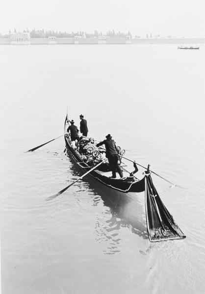 FULVIO ROITER : Verso il cimitero di San Michele  - Asta Fotografia - Associazione Nazionale - Case d'Asta italiane