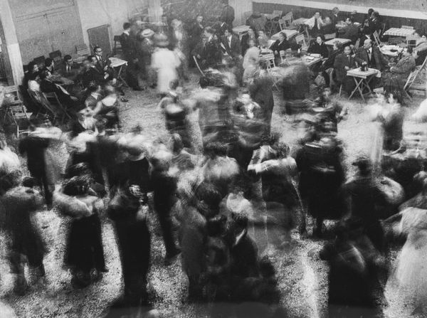 Renzo Tortelli : Giri di Valzer  - Asta Fotografia - Associazione Nazionale - Case d'Asta italiane