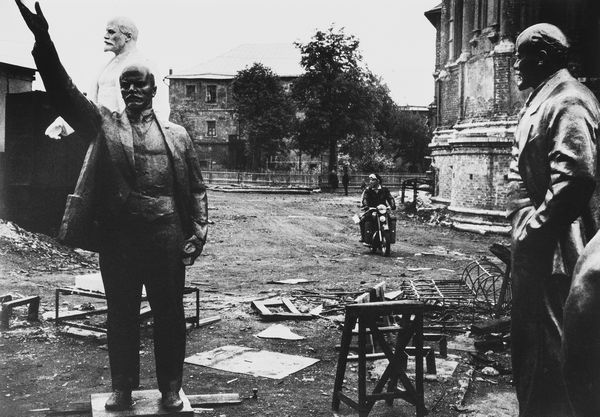 PIERGIORGIO BRANZI : Diario Moscovita - Fonderia nel monastero Donskoy  - Asta Fotografia - Associazione Nazionale - Case d'Asta italiane