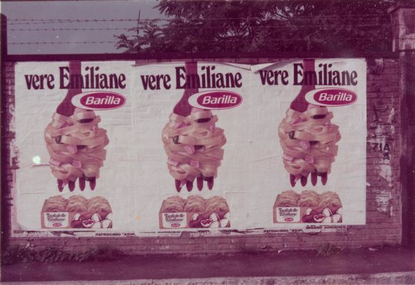 Luigi Ghirri : Modena, dalla serie KM 0,250  - Asta Fotografia - Associazione Nazionale - Case d'Asta italiane