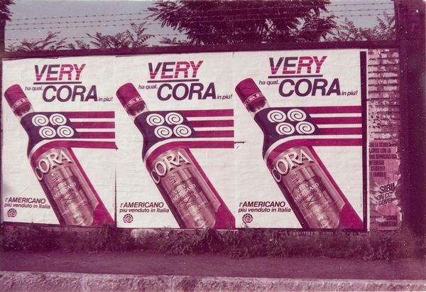 Luigi Ghirri : Modena, dalla serie KM 0,250  - Asta Fotografia - Associazione Nazionale - Case d'Asta italiane