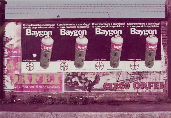 Luigi Ghirri : Modena, dalla serie KM 0,250  - Asta Fotografia - Associazione Nazionale - Case d'Asta italiane